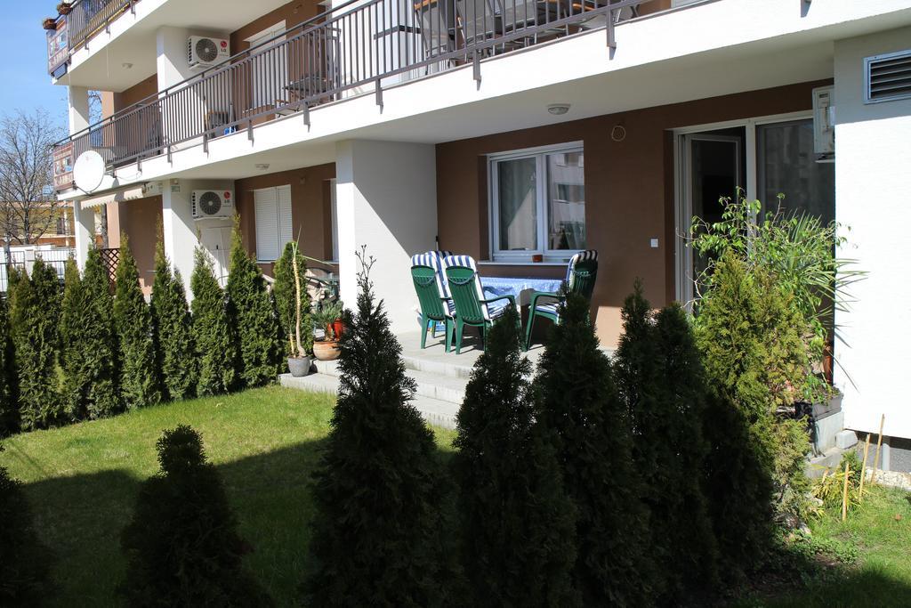 Bamboo Wellness Apartment Siófok Szoba fotó